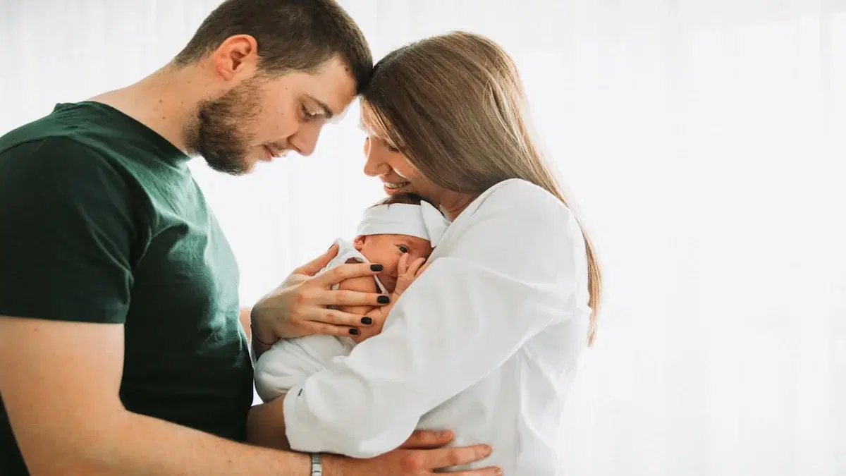 Krankenversicherung Neugeborenes 2026: Baby-Option Ratgeber